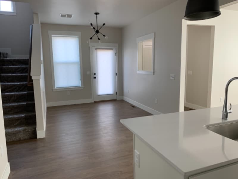 Building Photo - 6103 Farmstead Ave