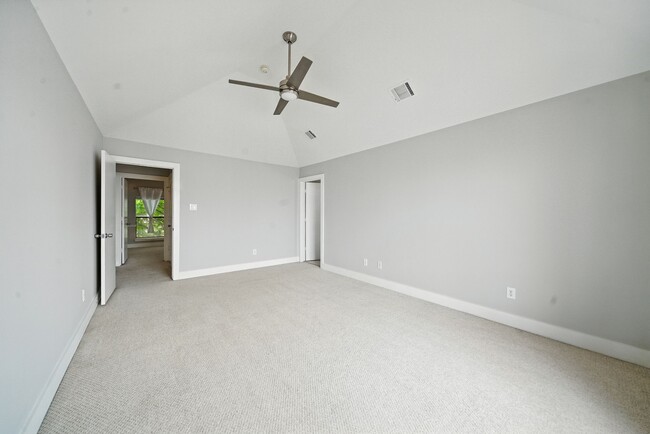 Building Photo - 9709 Riddlewood Ln