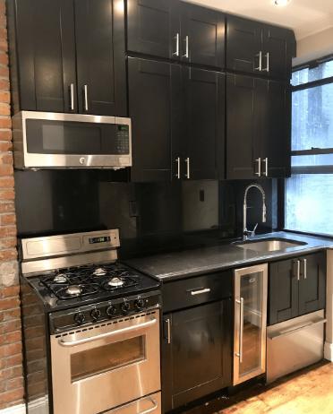 Building Photo - True 3 Bedroom, Renovated, Washer Dryer IN...