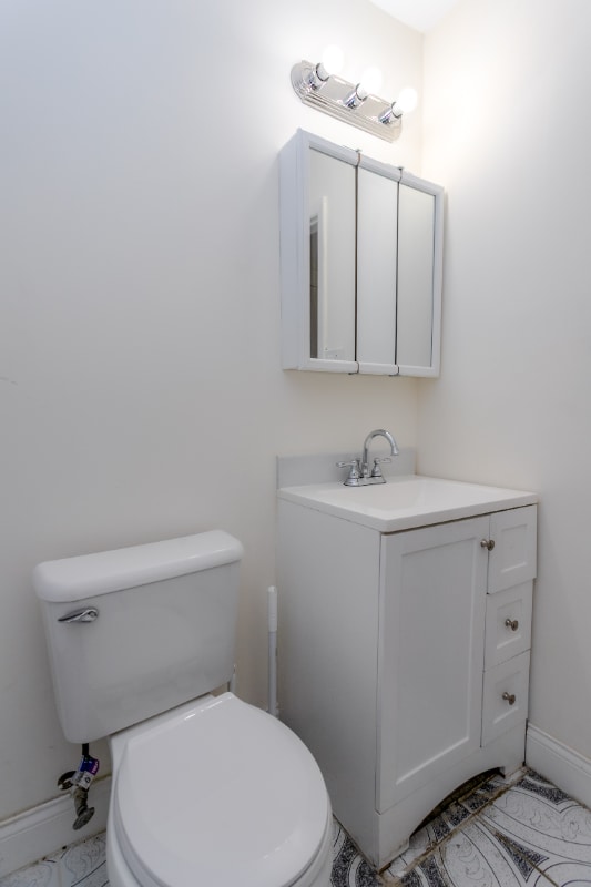 Building Photo - 1651 W 38th Pl