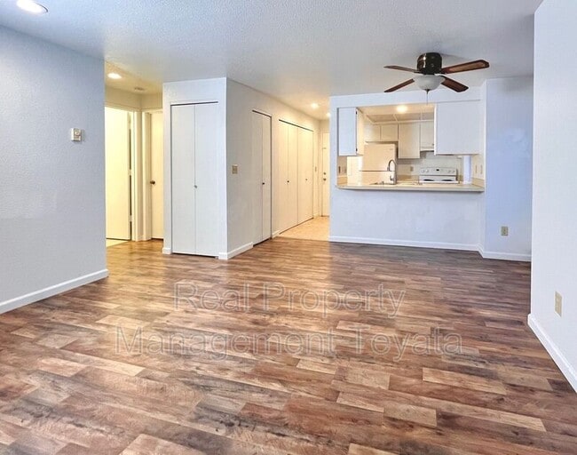 Primary Photo - 1334 Puget St