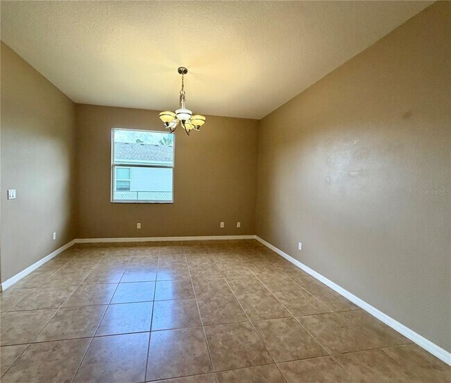 Building Photo - 1204 S San Mateo Dr