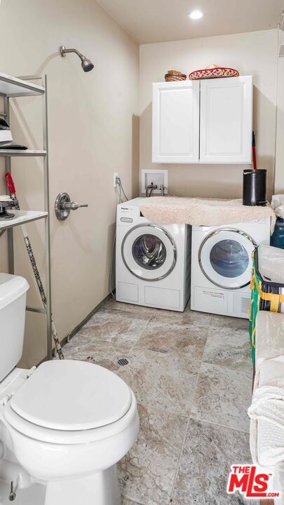 Building Photo - 116 S Glenroy Ave