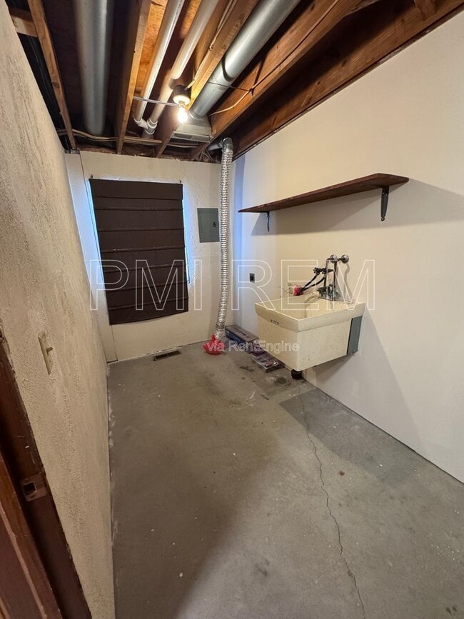 Building Photo - 1532 Lupe Ave NW