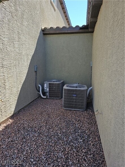 Building Photo - 187 Vanhoy Ave