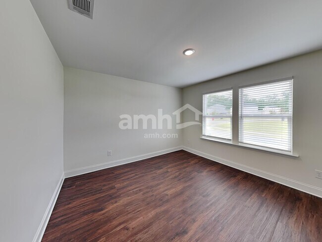 Building Photo - 4080 Chivalry Dr