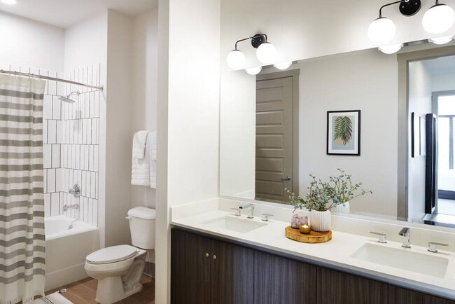 Building Photo - 1050 Brady Ave NW