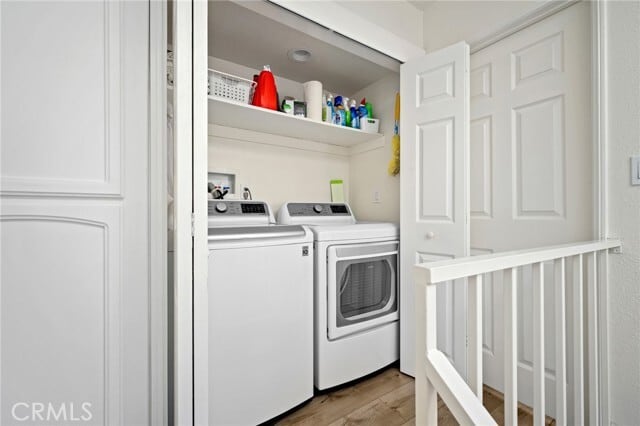 Building Photo - 13041 Moorpark St