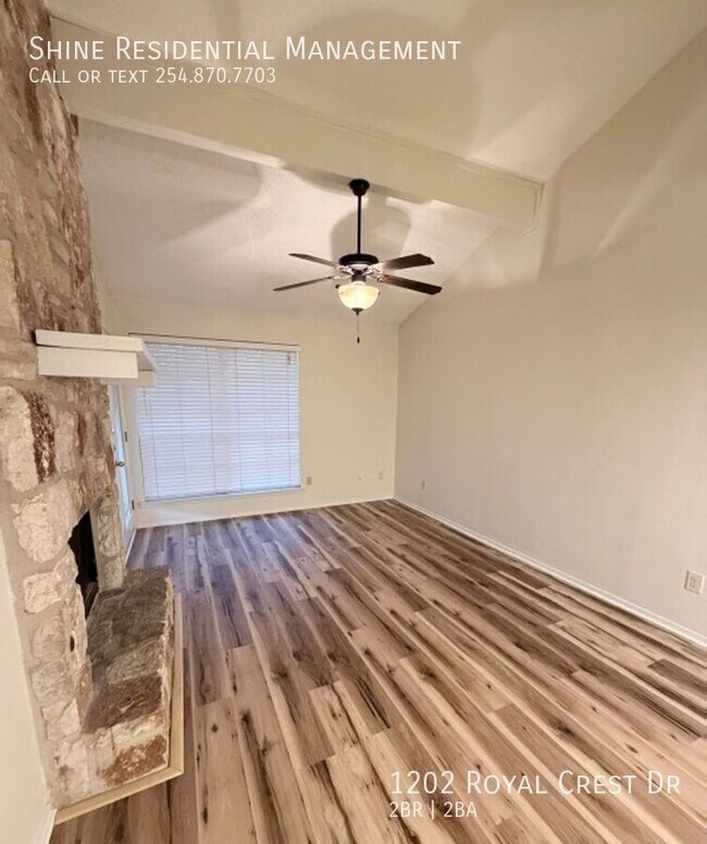 Building Photo - 1202 Royal Crest Dr