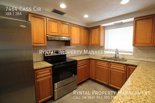 Building Photo - 7464 Cass Cir