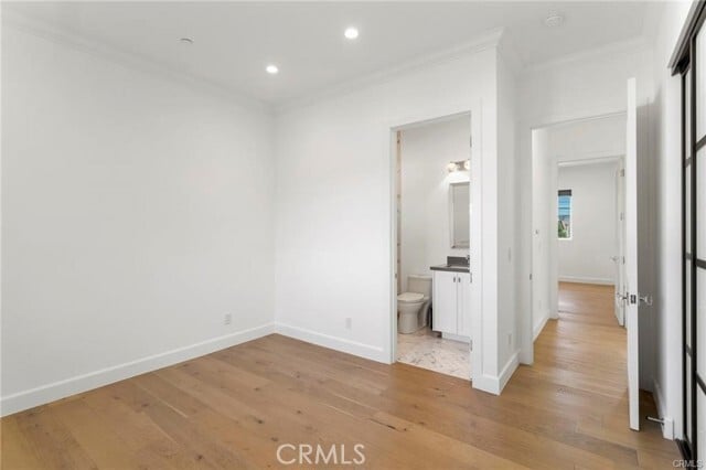 Building Photo - 5537 Vanalden Ave