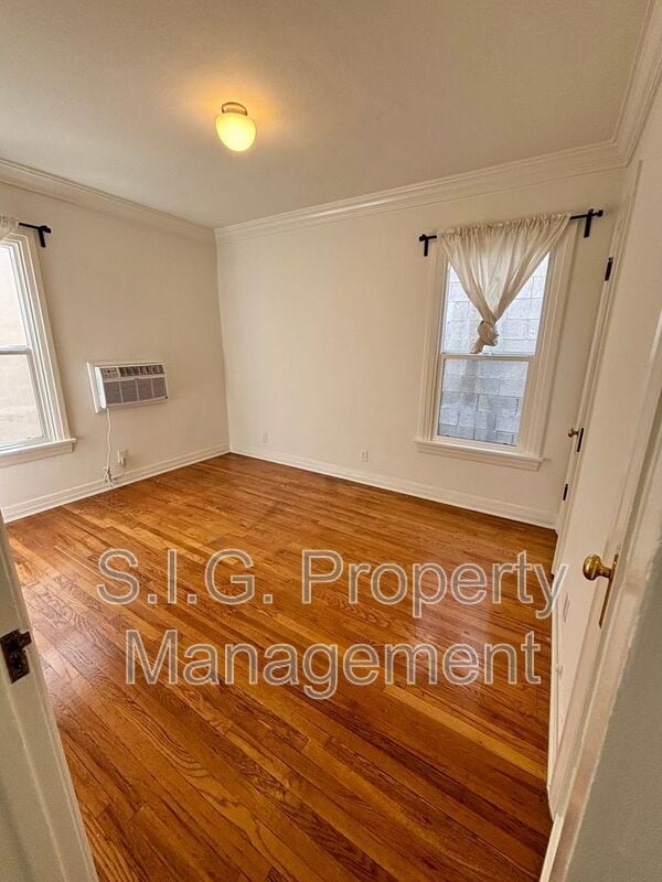 Building Photo - 2813 Rowena Ave