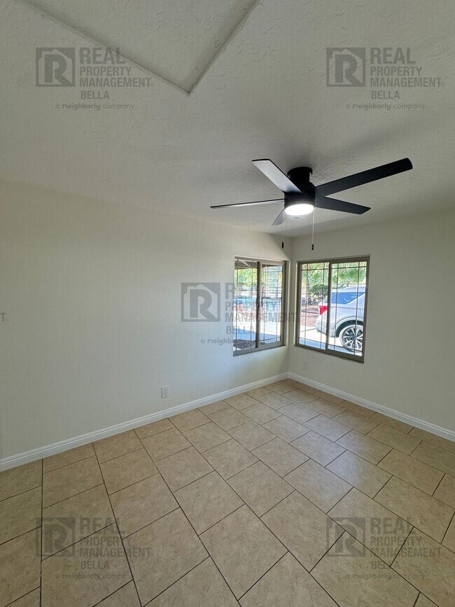 Building Photo - 7BR Single-Story Retreat on 2.7+ Acres – Spacious, Sun-Filled Living in Prime Temecula