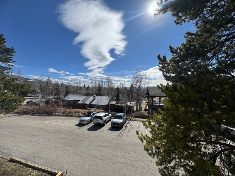 View from balcony - 1385 Sparta Plz