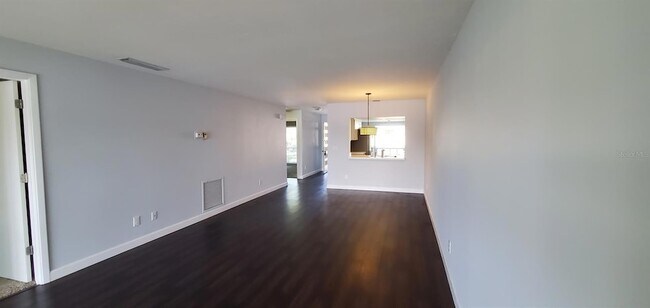 Building Photo - 5210 Wedgewood Ln
