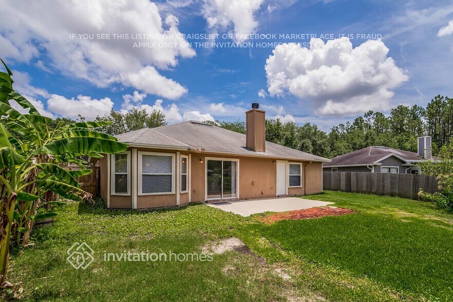 Building Photo - 12180 Silver Saddle Dr