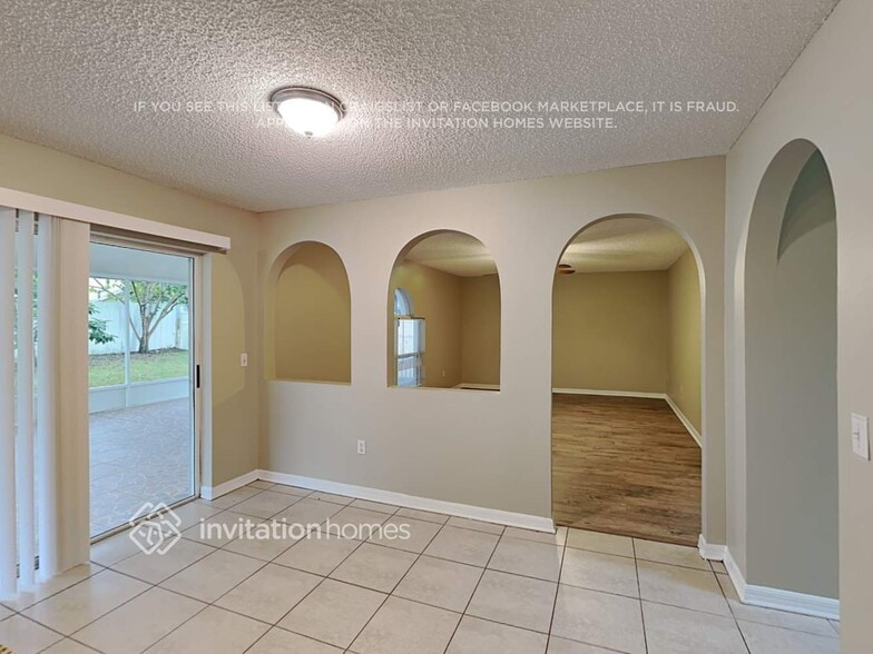 Building Photo - 843 Vanderbilt Dr