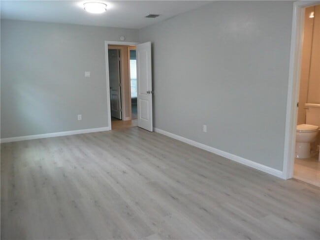Building Photo - 11216 Applewood Dr