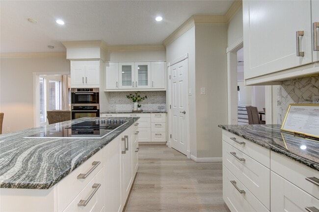 Building Photo - 714 Last Arrow Dr