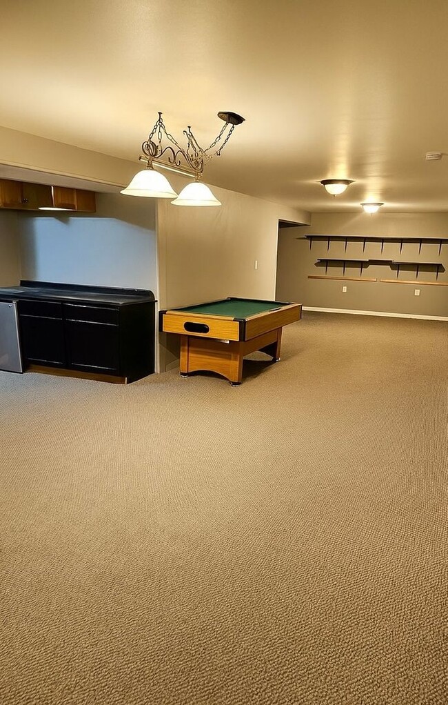 Building Photo - Beautiful 3 Bedroom/2.5 Bath in Lolo MT!