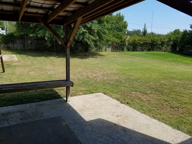 Building Photo - 2206 Aspen Ter