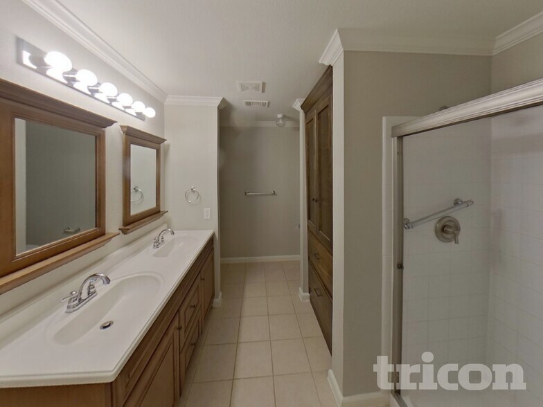 Building Photo - 716 Sequoia Dr