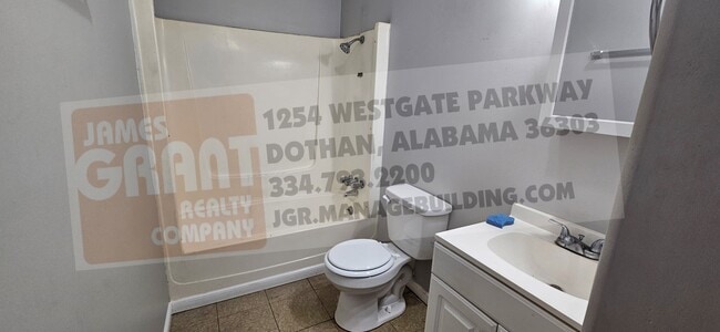 Building Photo - 2404 Scott Rd