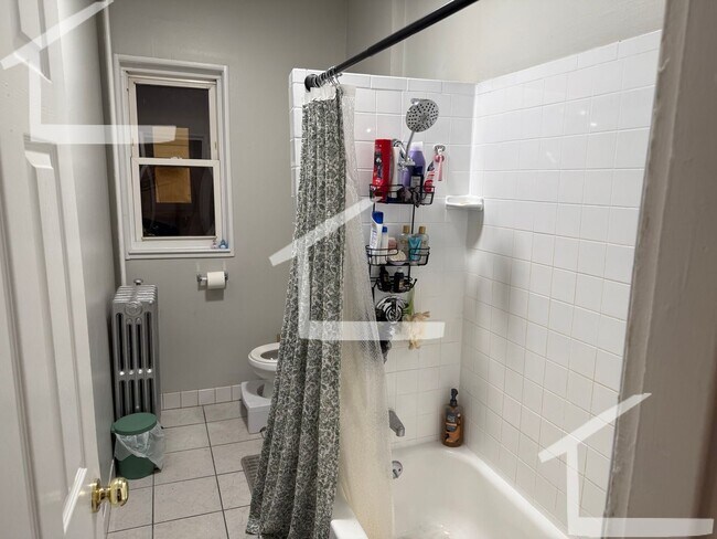 Building Photo - Allston 4.5Bed/2Bath Available 9/1! Heat and Hot Water Included!