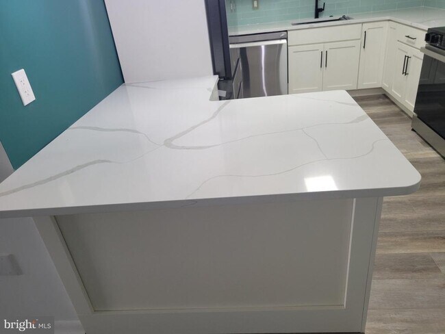 Building Photo - 20722 Valley Forge Cir