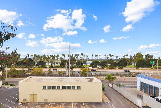 Building Photo - 1404 Lieta St