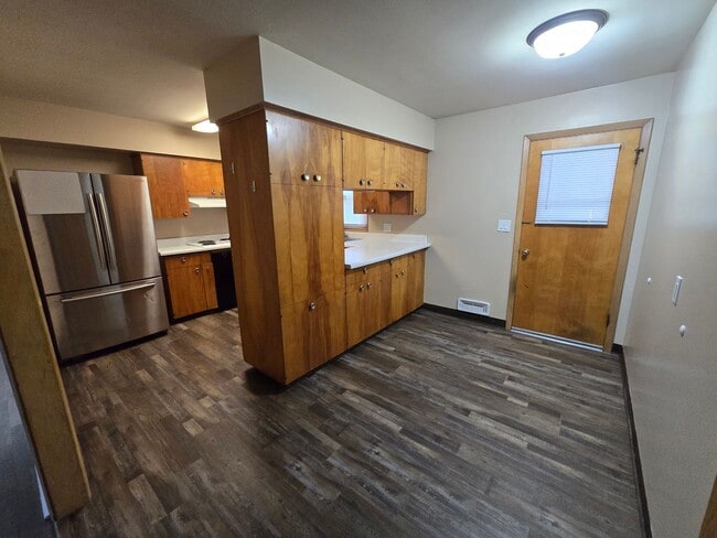 Building Photo - Remodeled 3-4 Br, 2 Bath Ranch style home, fenced in yard, garage, patio, full basement