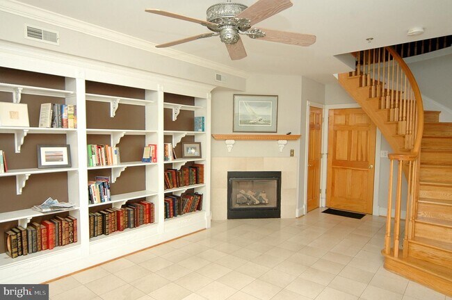 Building Photo - 706 S Bond St