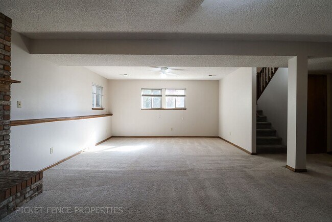 Building Photo - Beautiful 2 Story Home in Loveland