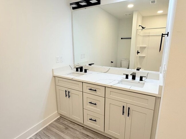 Building Photo - 1224 N X St