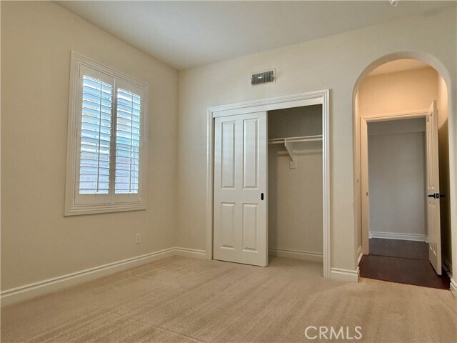 Building Photo - 50 Winding Way