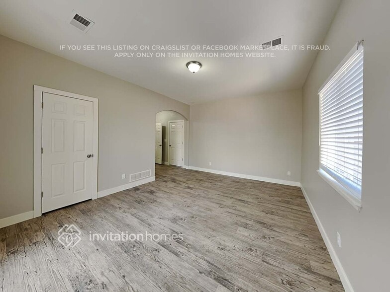 Building Photo - 616 Scotch Pine Dr