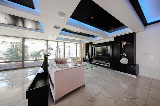 Building Photo - 7157 E Rancho Vista Dr