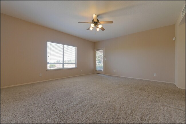 Building Photo - 1435 Cloud Ridge Dr