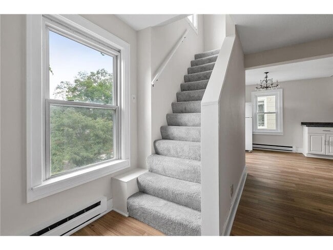 Building Photo - 2610 Dupont Ave S