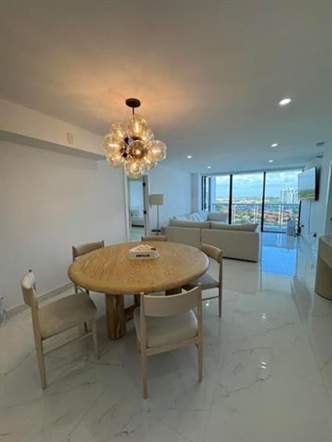 Building Photo - 20515 E Country Club Dr