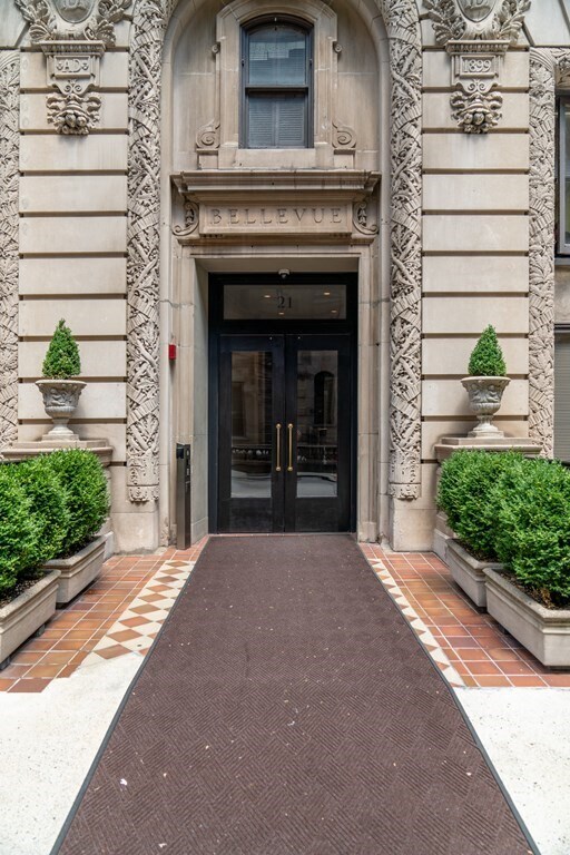 Building Photo - 19 Beacon St