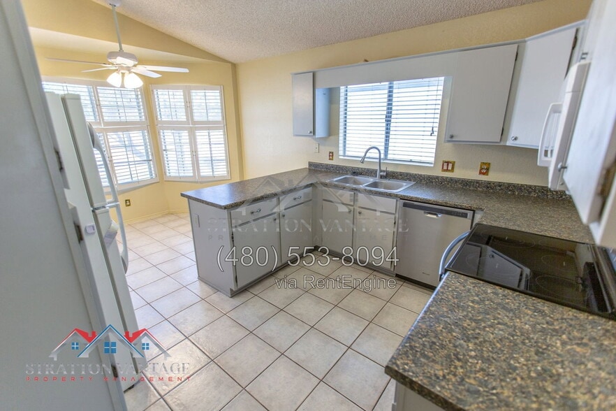 Building Photo - 15006 N 85th Dr