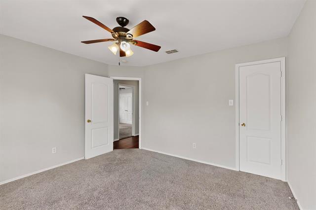 Building Photo - 1115 Buckingham Dr