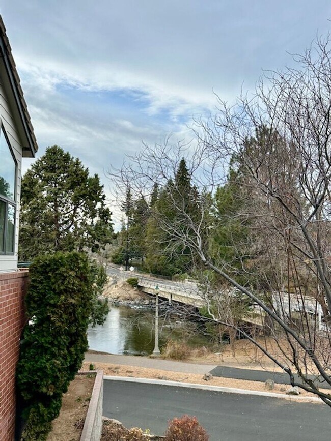 Building Photo - Riverfront Gated 2 Bedroom Luxury Condo!!