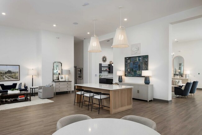 Building Photo - 560 Jack Clift Blvd