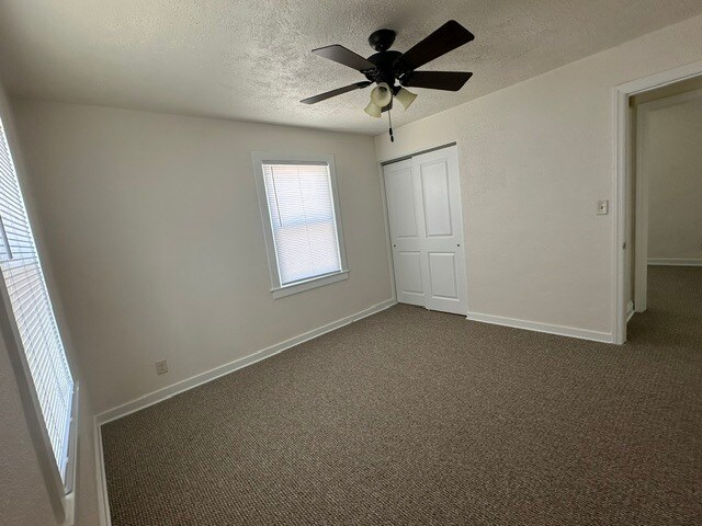 Building Photo - 812 S 109th St