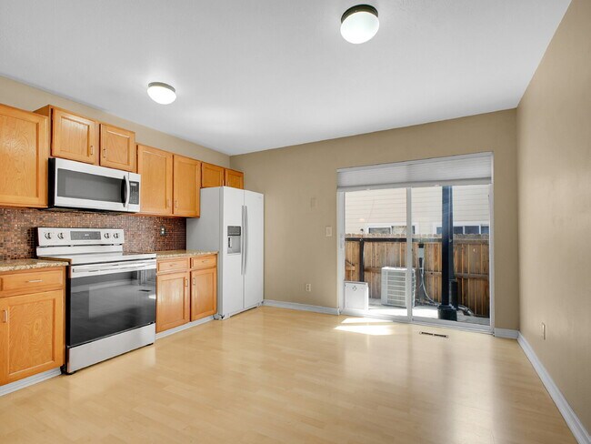 Building Photo - $2,295.00, 2-bed, 3-bath Condo in Westmins...