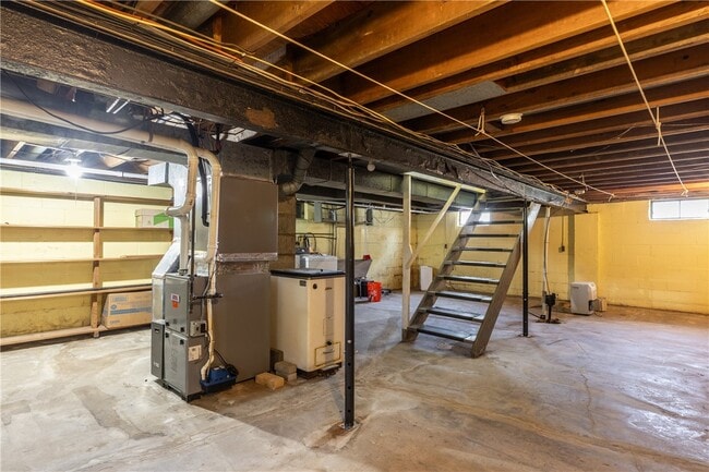 Building Photo - 578 Victory Hwy