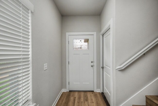 Building Photo - 403 N 29th St