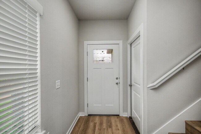 Building Photo - 403 S 29th St
